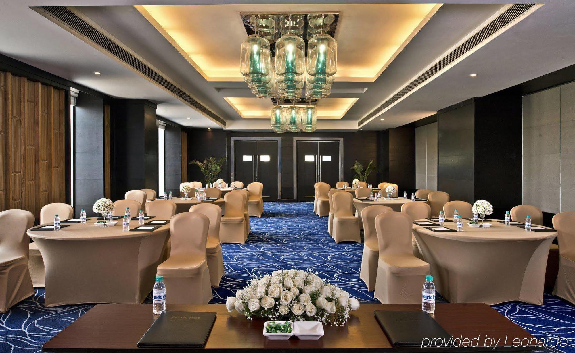 Park Inn By Radisson New Delhi Ip Extension Nova Deli Exterior foto